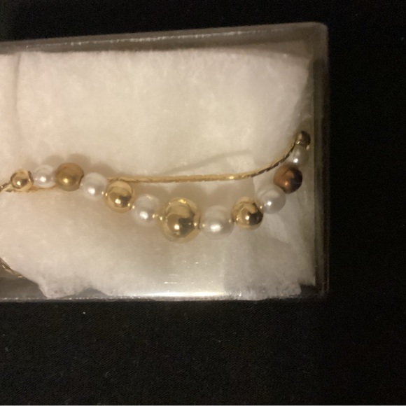 Imperial Gold Faux Round Gold/Pearl Necklace - Picture 3 of 8